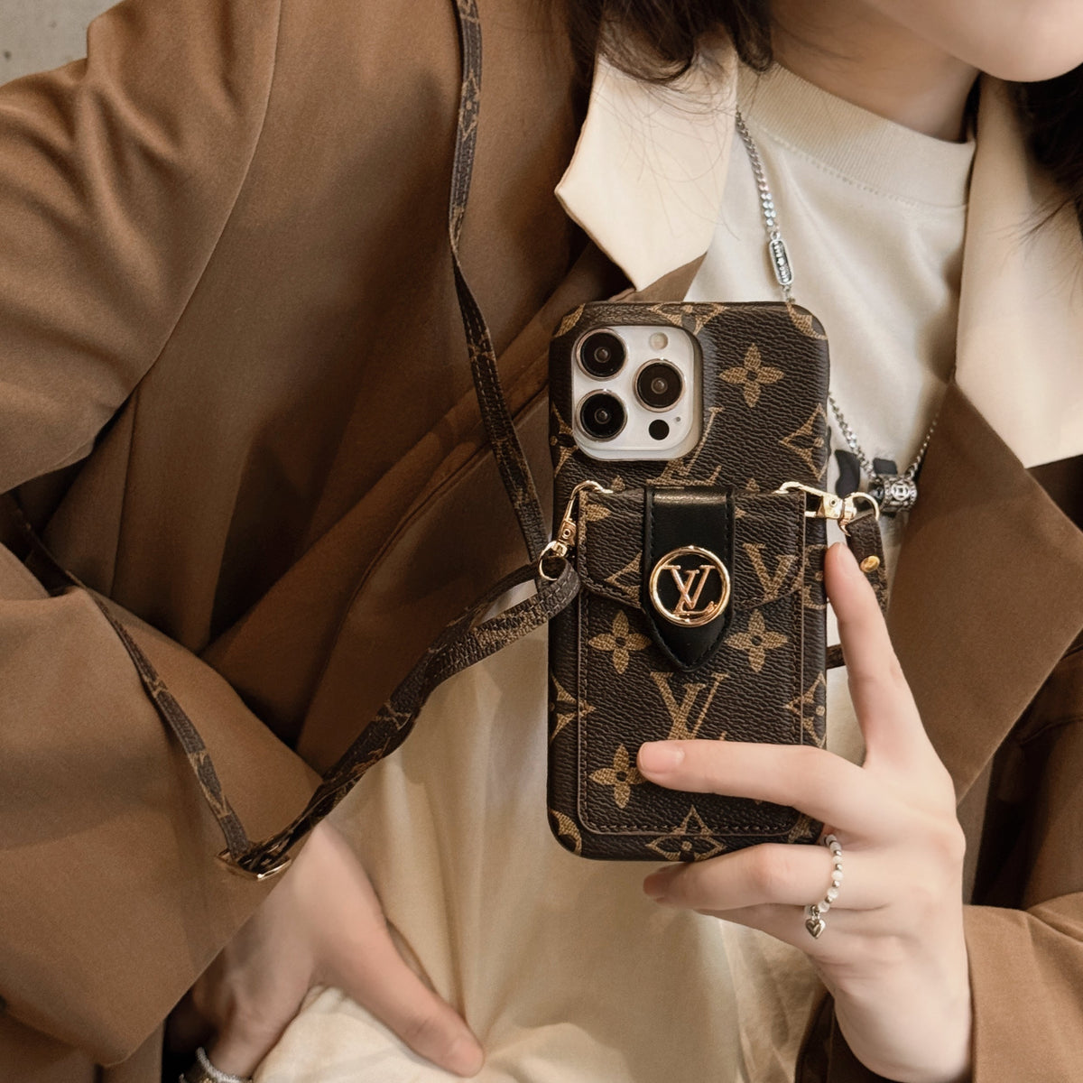 Luxus kártyatartó láncos iPhone tok