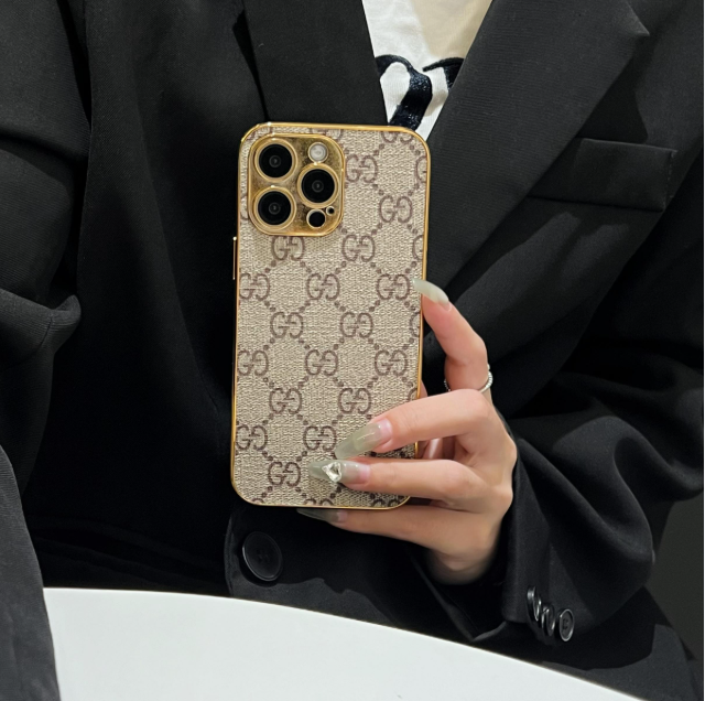 Luksuzna klasična futrola za iPhone s monogramom i galvaniziranim zlatnim rubovima