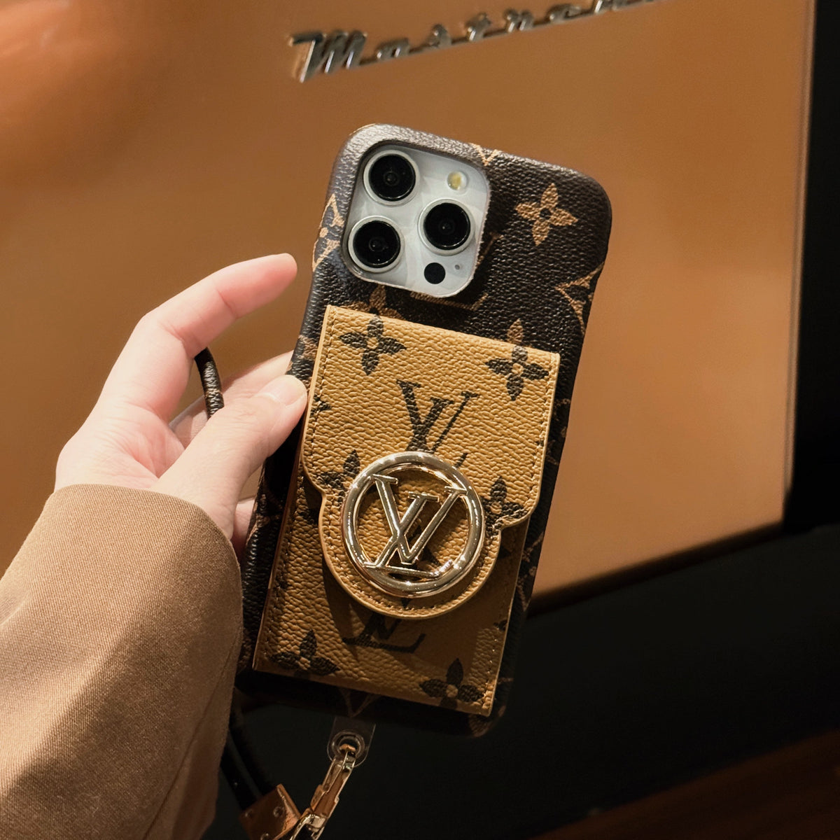 Étui pour iPhone avec chaîne de porte-cartes de luxe