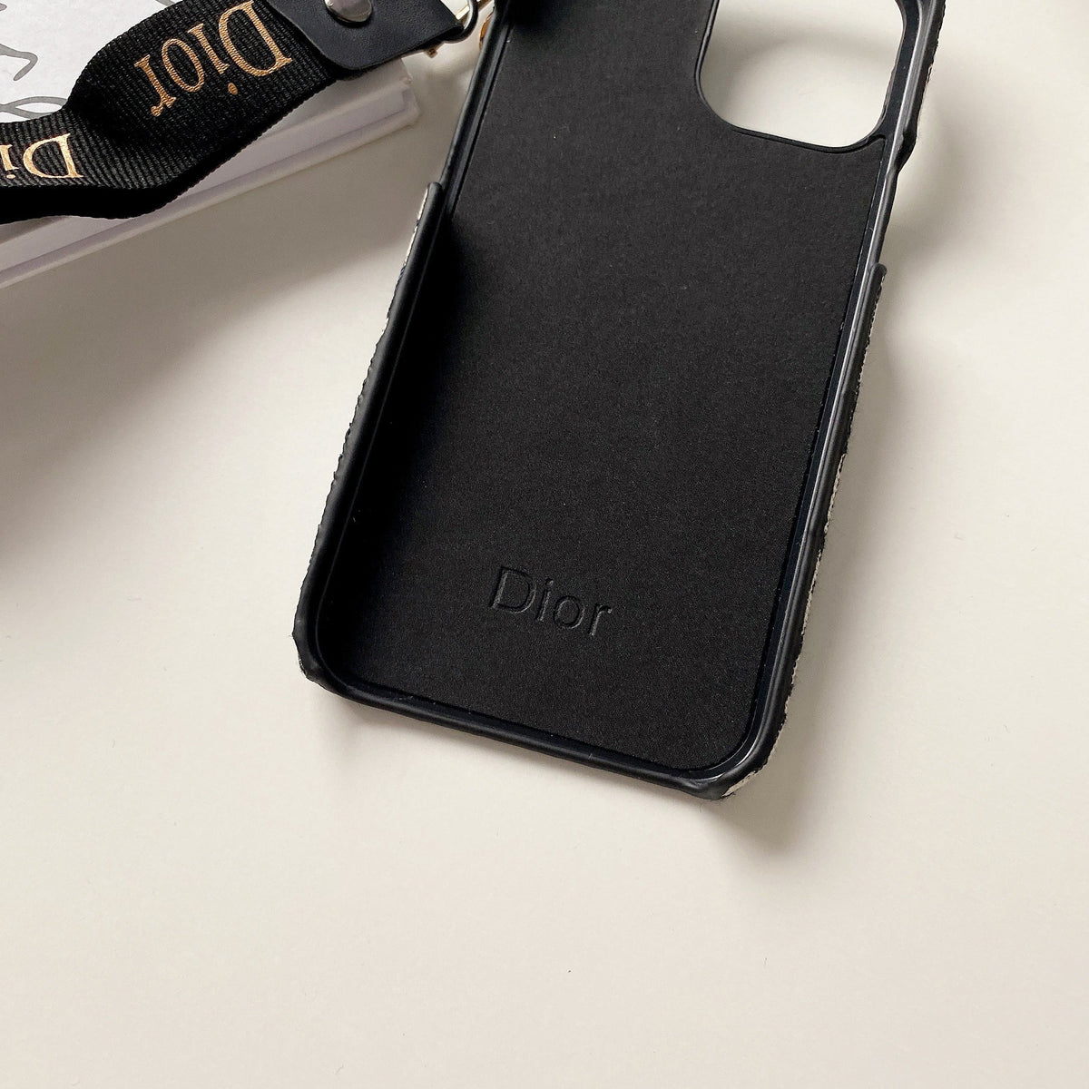 Modische iPhone-Hülle mit Riemen, Schwarz-GS240315