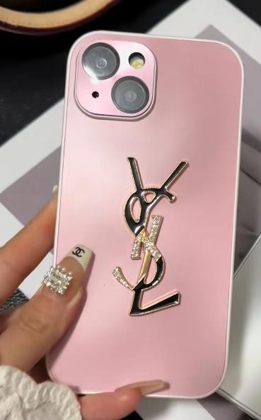حافظة iPhone أنيقة بشعار Letter Shine x Mono