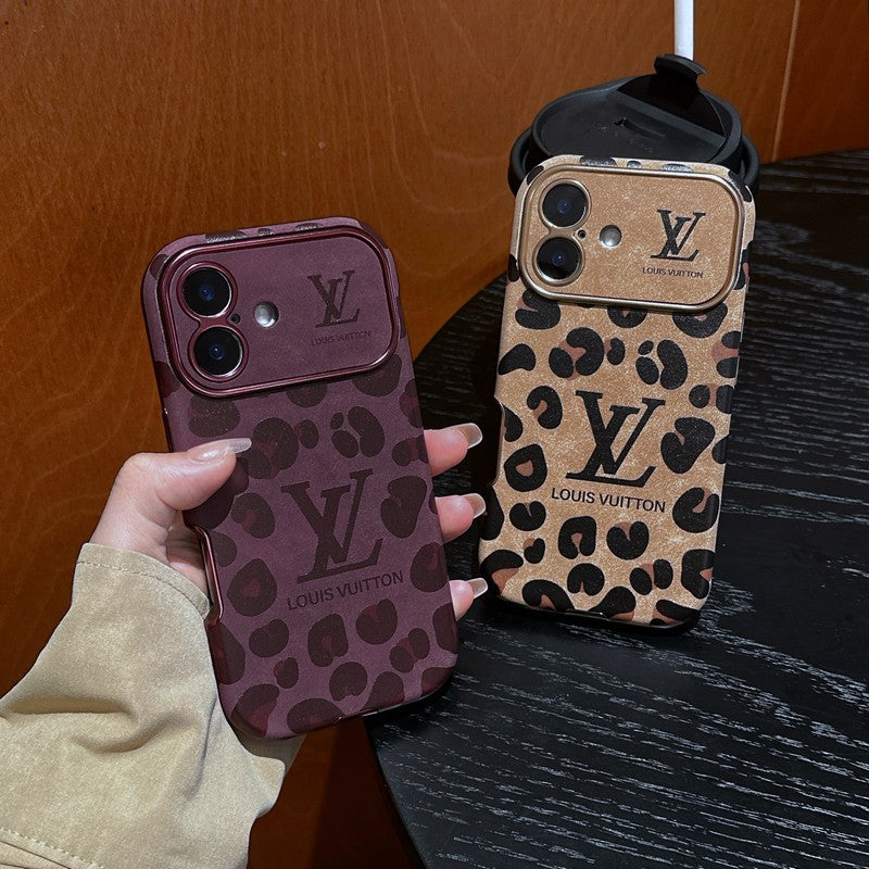 Capa luxuosa de couro marrom para iPhone em cor roxa
