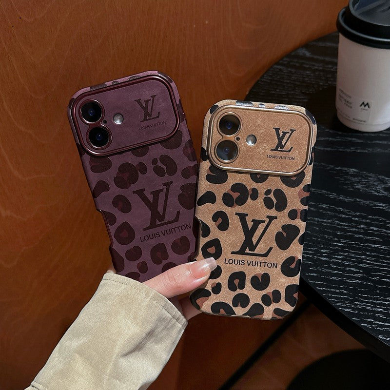 Capa luxuosa de couro marrom para iPhone em cor roxa