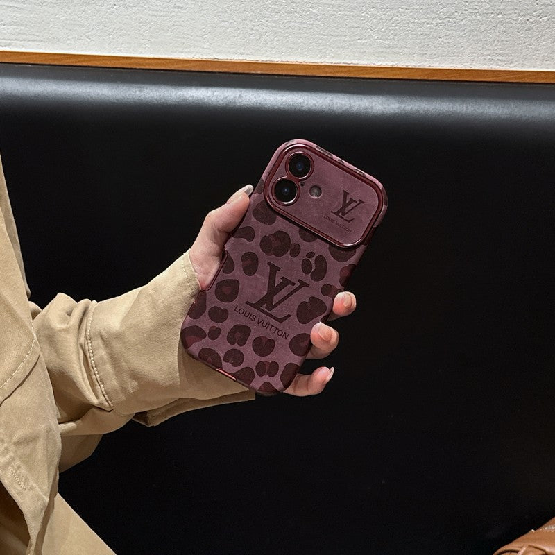 Capa luxuosa de couro marrom para iPhone em cor roxa