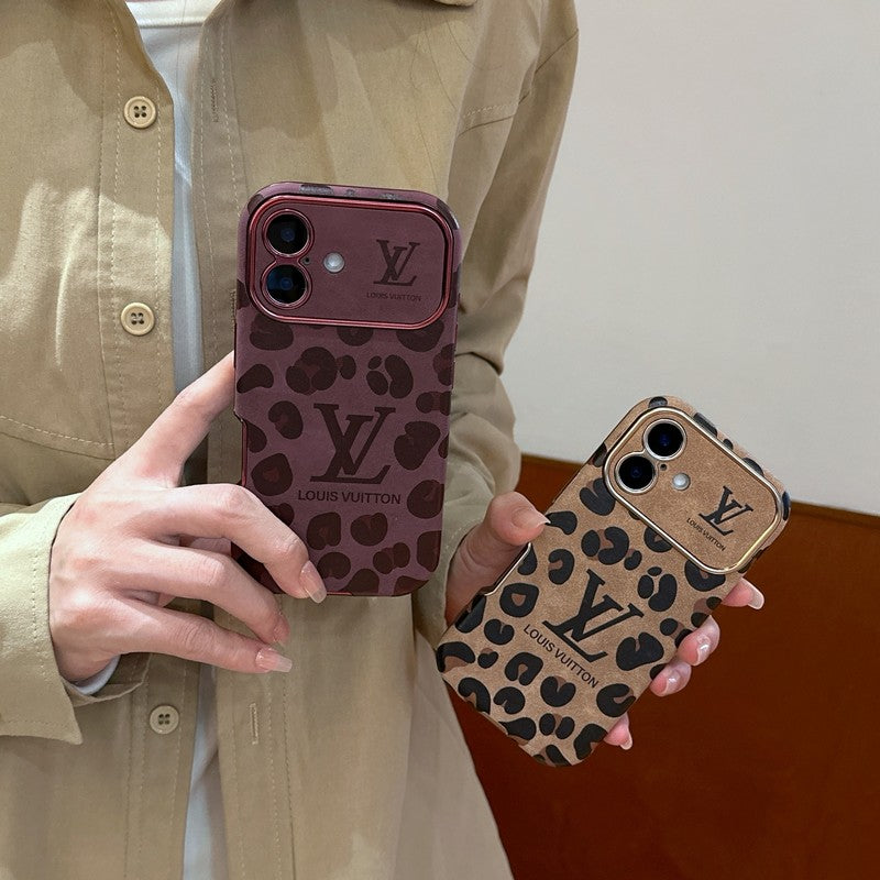 Capa luxuosa de couro marrom para iPhone em cor roxa