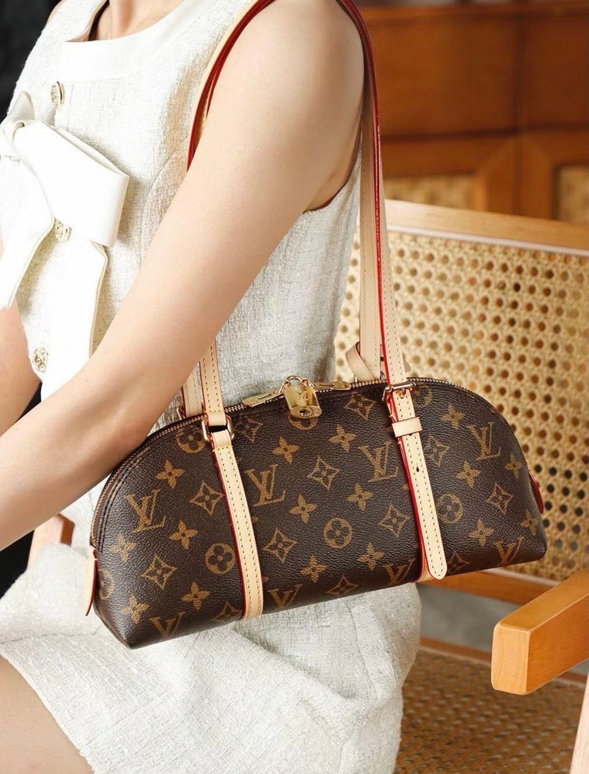 Timeless Luxury Shoulder Bag | Refined Style for Every Day