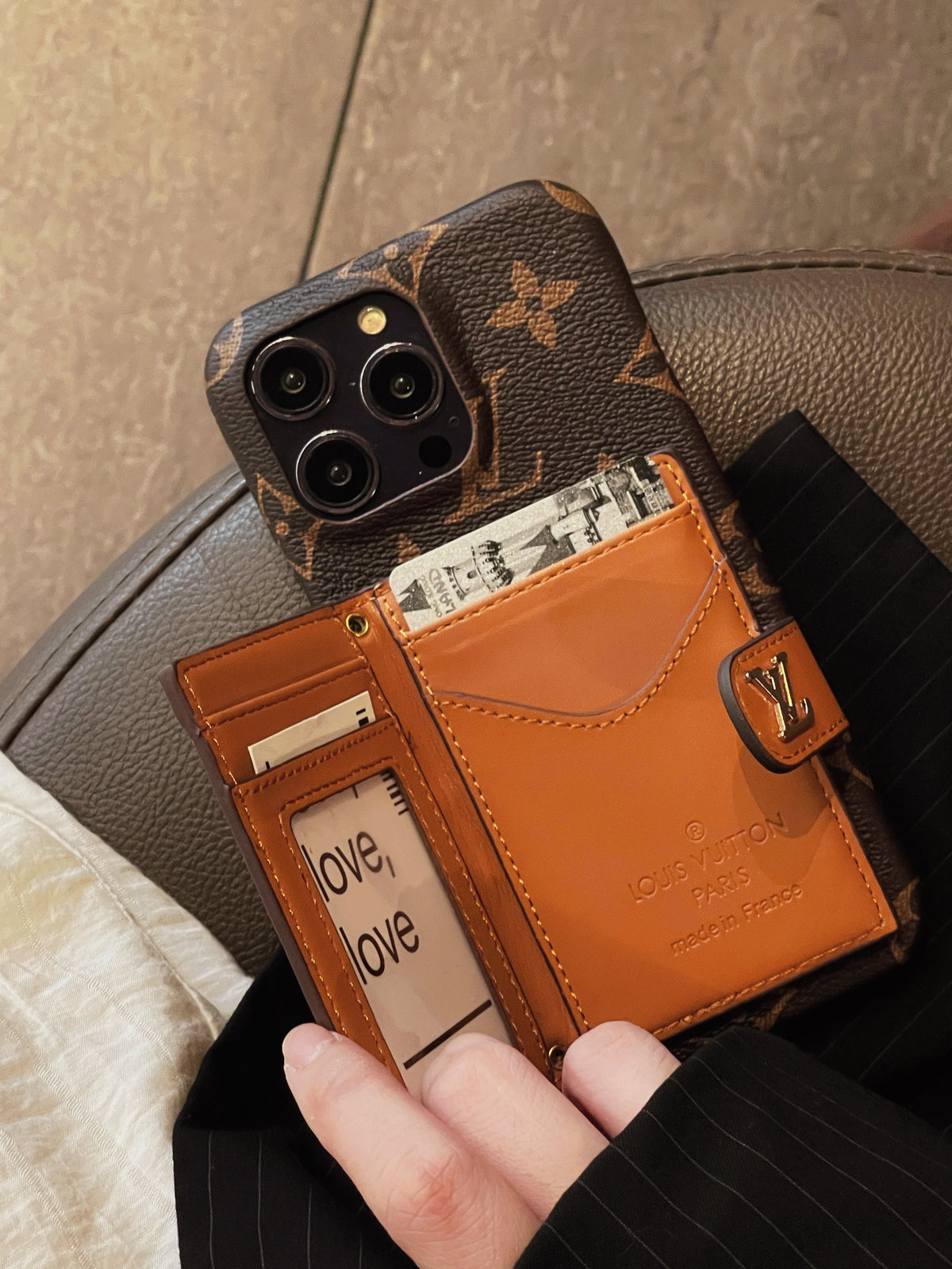 Custodia per iPhone con catena porta carte di lusso