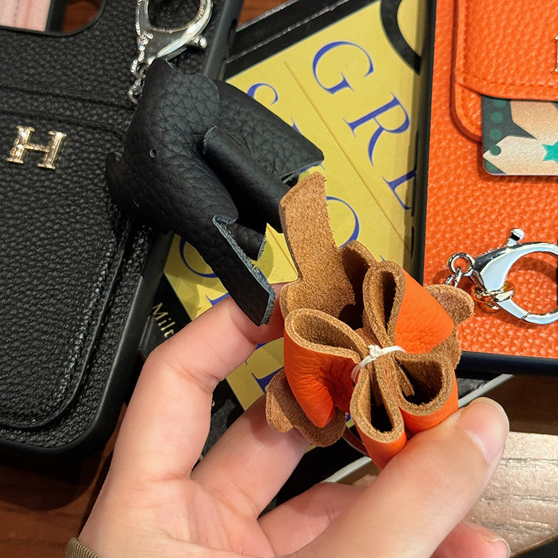 Custodia per iPhone con ciondolo in pelle porta carte H