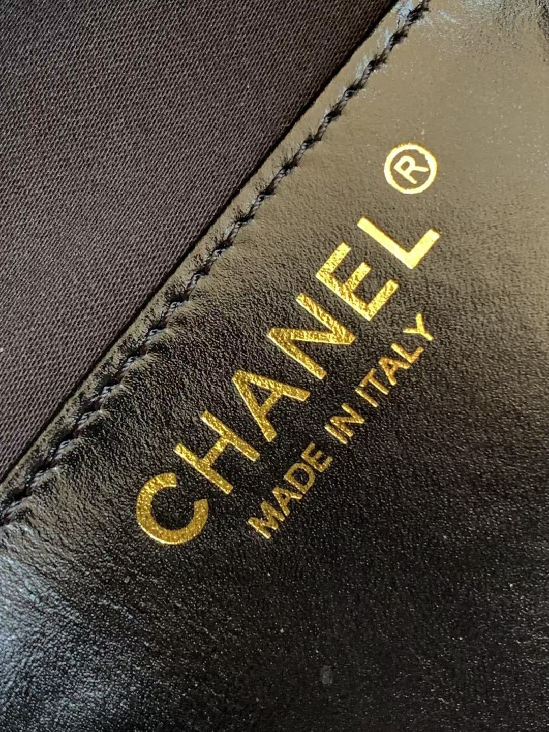 CL 25 Small Handbag Grained Calfskin & Gold-Tone Metal Bag