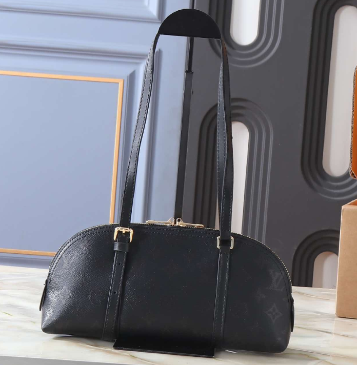 Timeless Luxury Shoulder Bag | Refined Style for Every Day