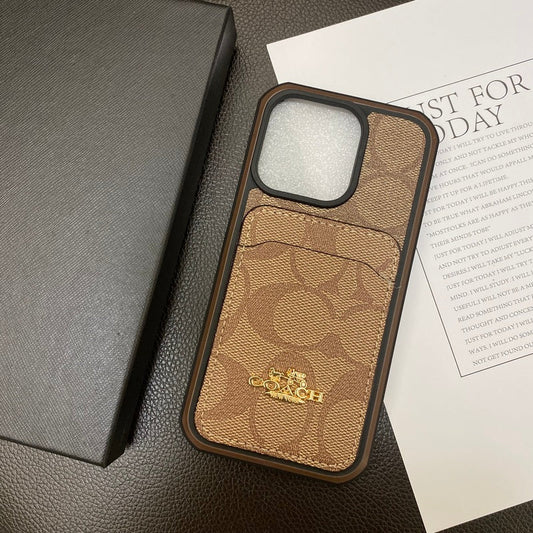 Capa clássica para iPhone com porta-cartões café -KB241416
