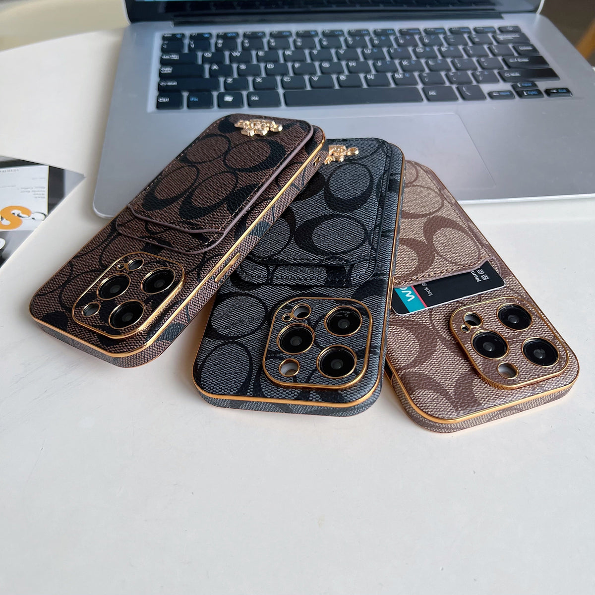 Klasické pouzdro na iPhone s držákem karty černé -KB241651