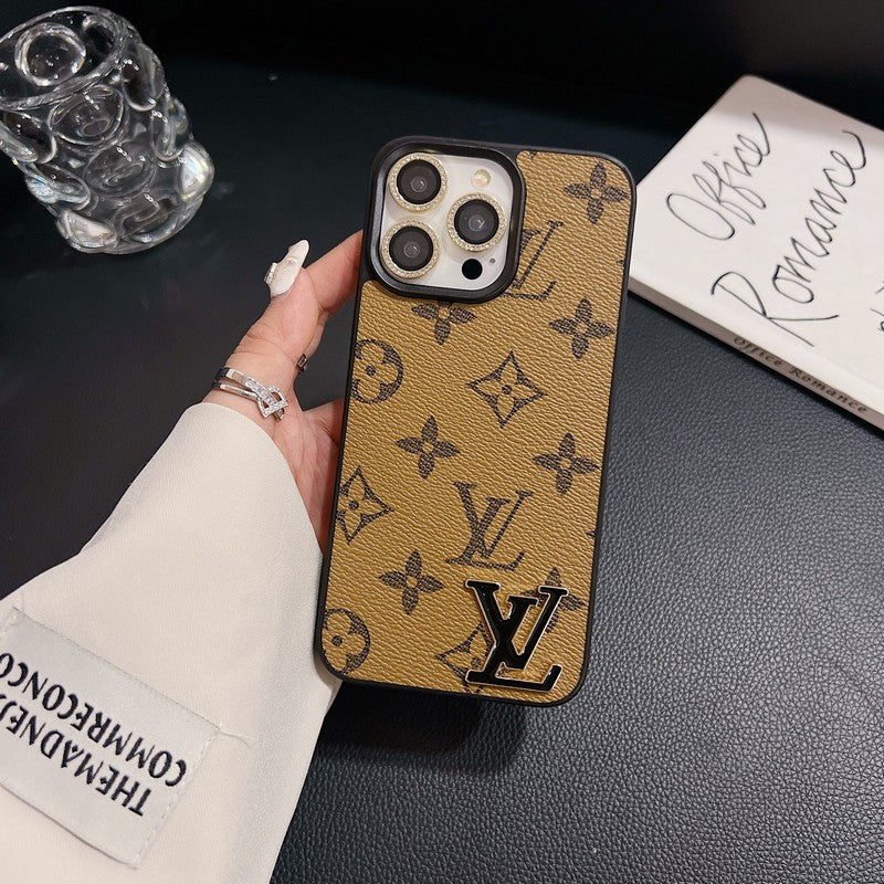 Luxuriöse iPhone-Hülle aus schwarzem Leder mit Logo