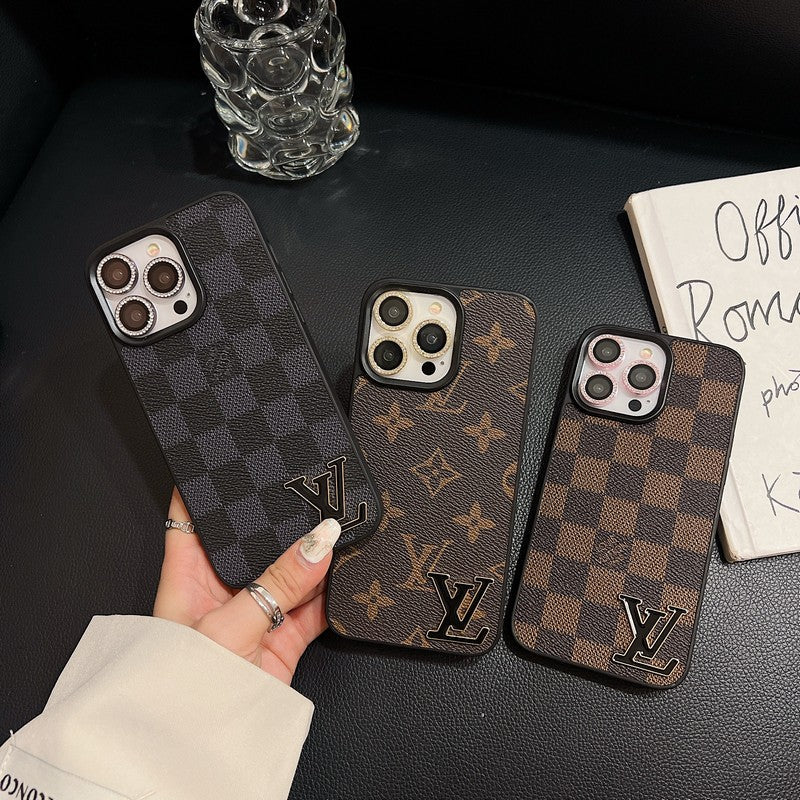 Luxuriöse iPhone-Hülle aus schwarzem Leder mit Logo