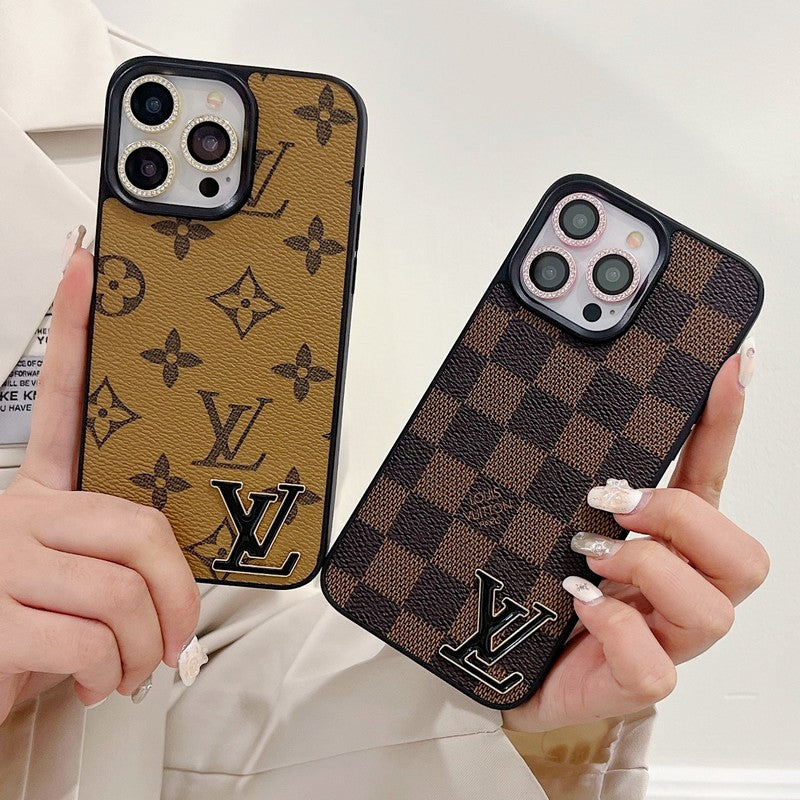 Luxuriöse iPhone-Hülle aus schwarzem Leder mit Logo