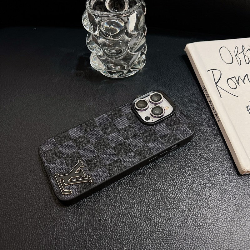 Luxuriöse iPhone-Hülle aus schwarzem Leder mit Logo