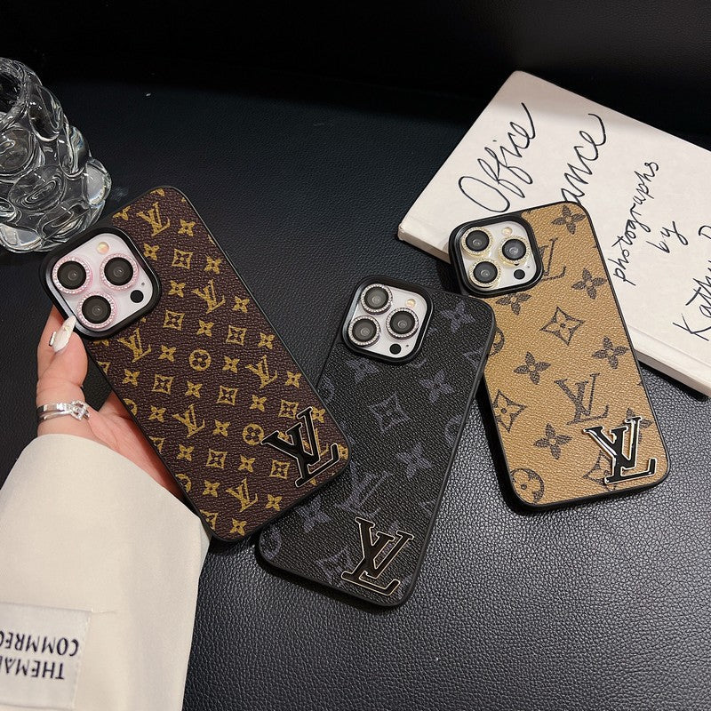 Luxuriöse iPhone-Hülle aus schwarzem Leder mit Logo