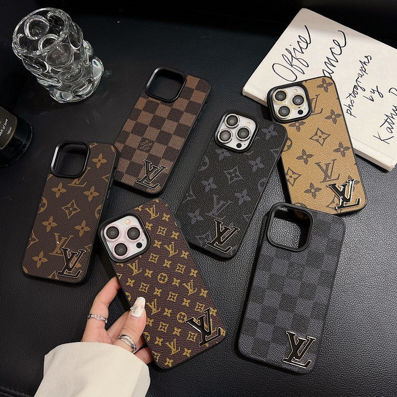 Luxuriöse iPhone-Hülle aus schwarzem Leder mit Logo
