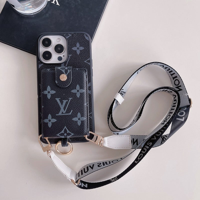 Luxuriöse iPhone-Hülle mit Kartenetui und klassischer Kette