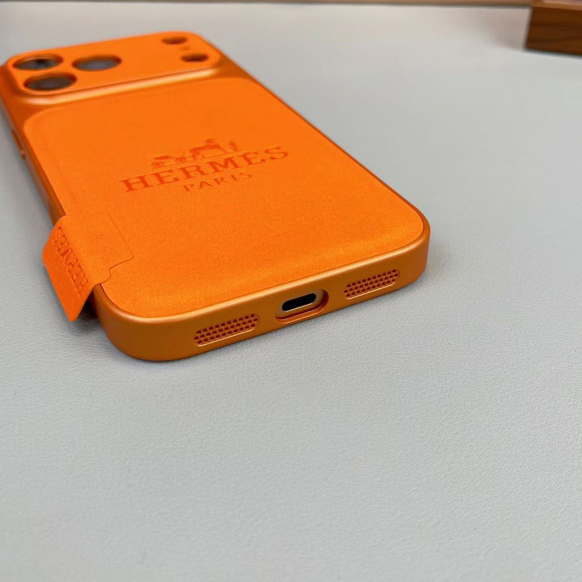 Capa Classics Premium de Couro para iPhone – Proteção de Luxo
