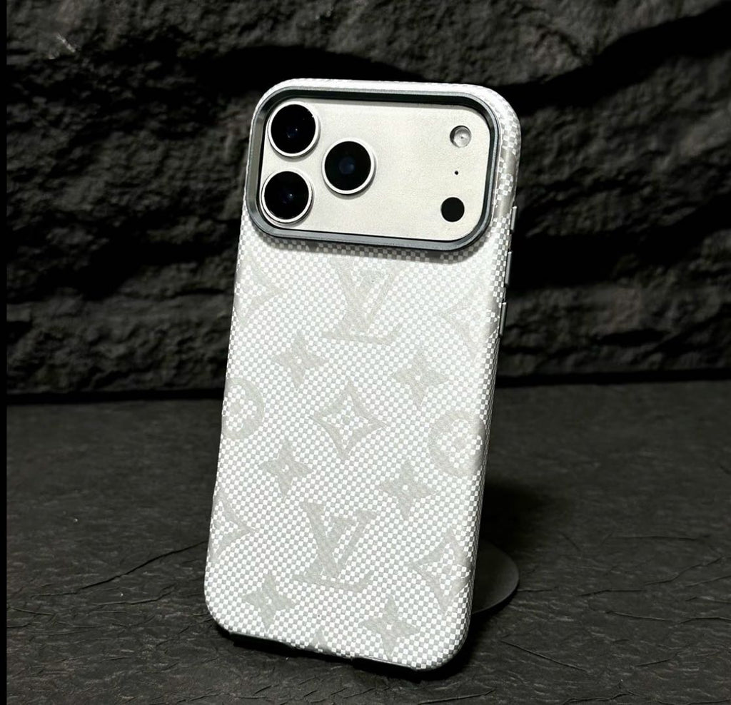 Luxury Checkered iPhone 17 Shockproof Case