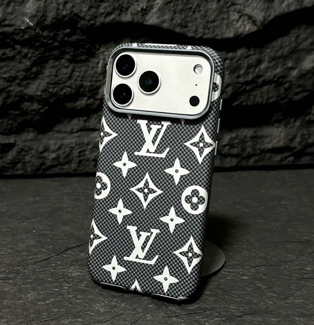 Luxury Checkered iPhone 17 Shockproof Case