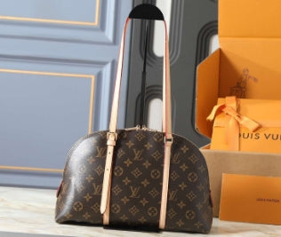 Timeless Luxury Shoulder Bag | Refined Style for Every Day